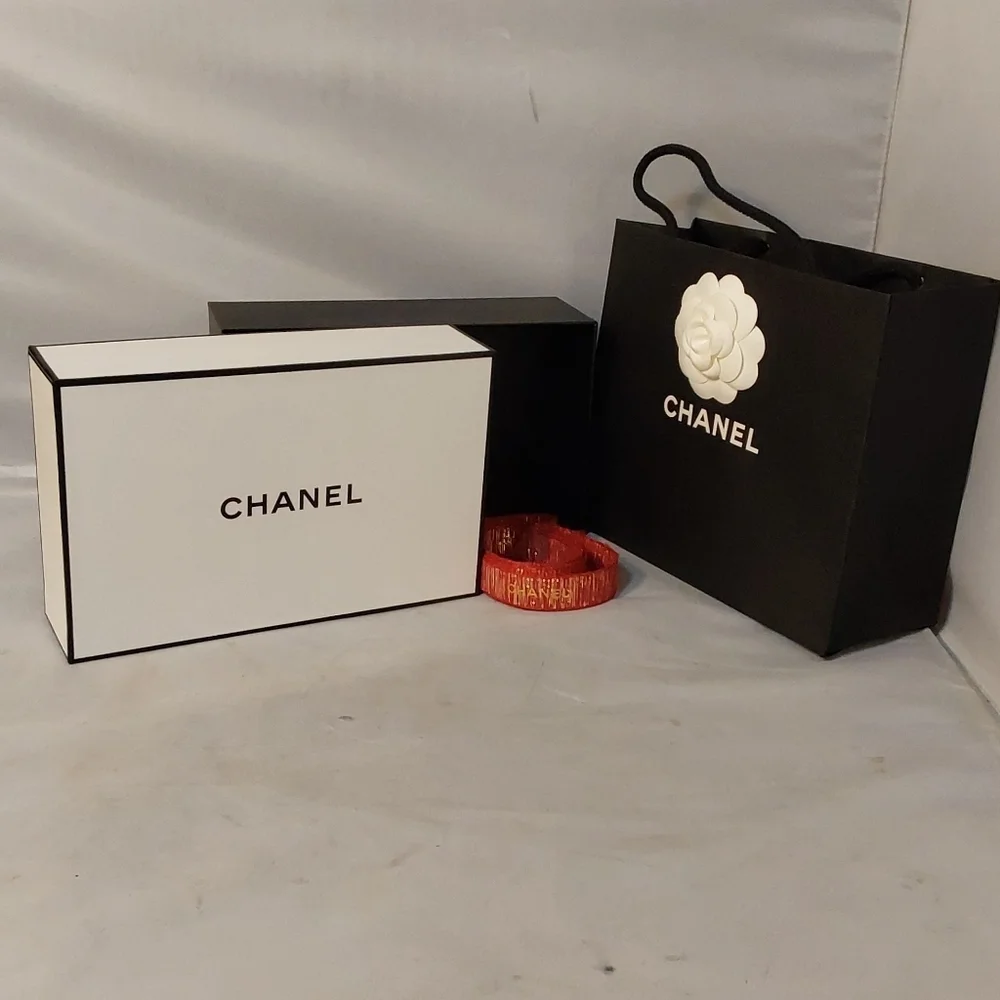 CHANEL 3 PIECES ORGANIZER SETS BOX,‎ BAG & RIBBON
